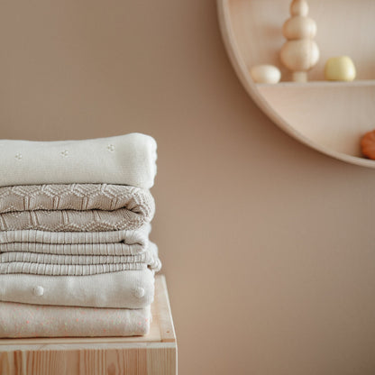 人気　子供　赤ちゃん　ベビー　ママ　パパ　 乳児　便利　ブランド　おすすめ　北欧　　シンプル【mushie Japan公式】ムシエ ブランケット ニット ひざ掛け かわいい おしゃれ 赤ちゃん オーガニックコットン コットン 綿 ベビー 毛布 出産祝い ギフト プレゼント Knitted Baby Blanket　可愛い　白　アイボリー