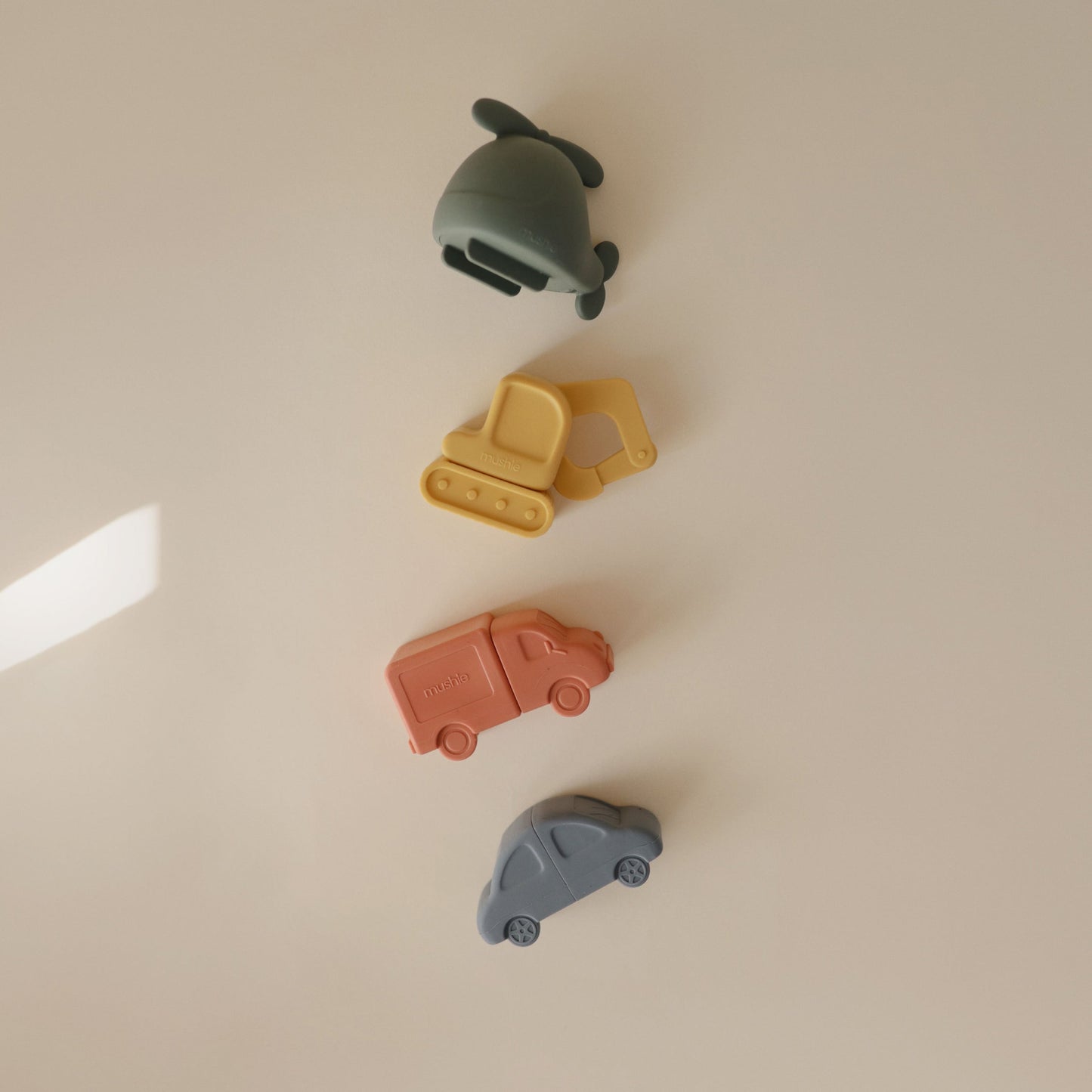 バスプレイセット 4Pack -  Vehicles