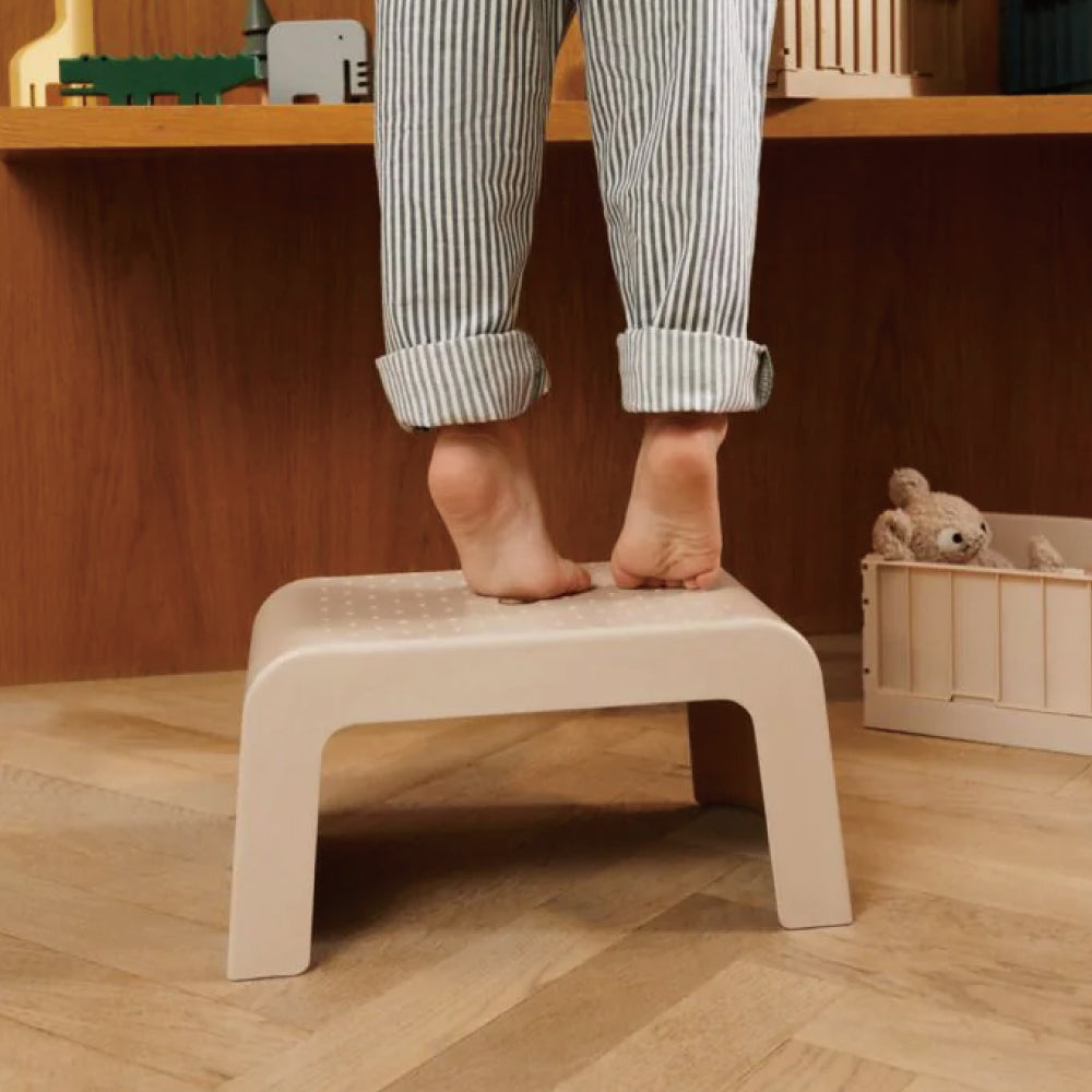 Ulla Step Stool