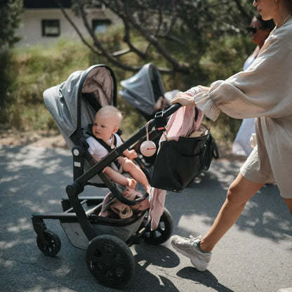 おしゃぶりケース おしゃぶりホルダー おしゃぶり ケース おしゃれ 北欧 ベビー シリコンケース お出かけ おもちゃストラップ 出産祝い 男の子 女の子 誕生日 プレゼント Silicone Pacifier Case　　赤ちゃん　子供　乳児　人気　北欧　シリコン　収納　おしゃぶり 人気　ベビー　ママ　パパ　 乳児　便利　ピンク